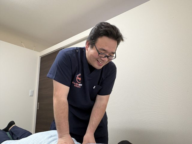 こんにちは!越谷みんなの鍼灸接骨院、渡邉 悠弥です。